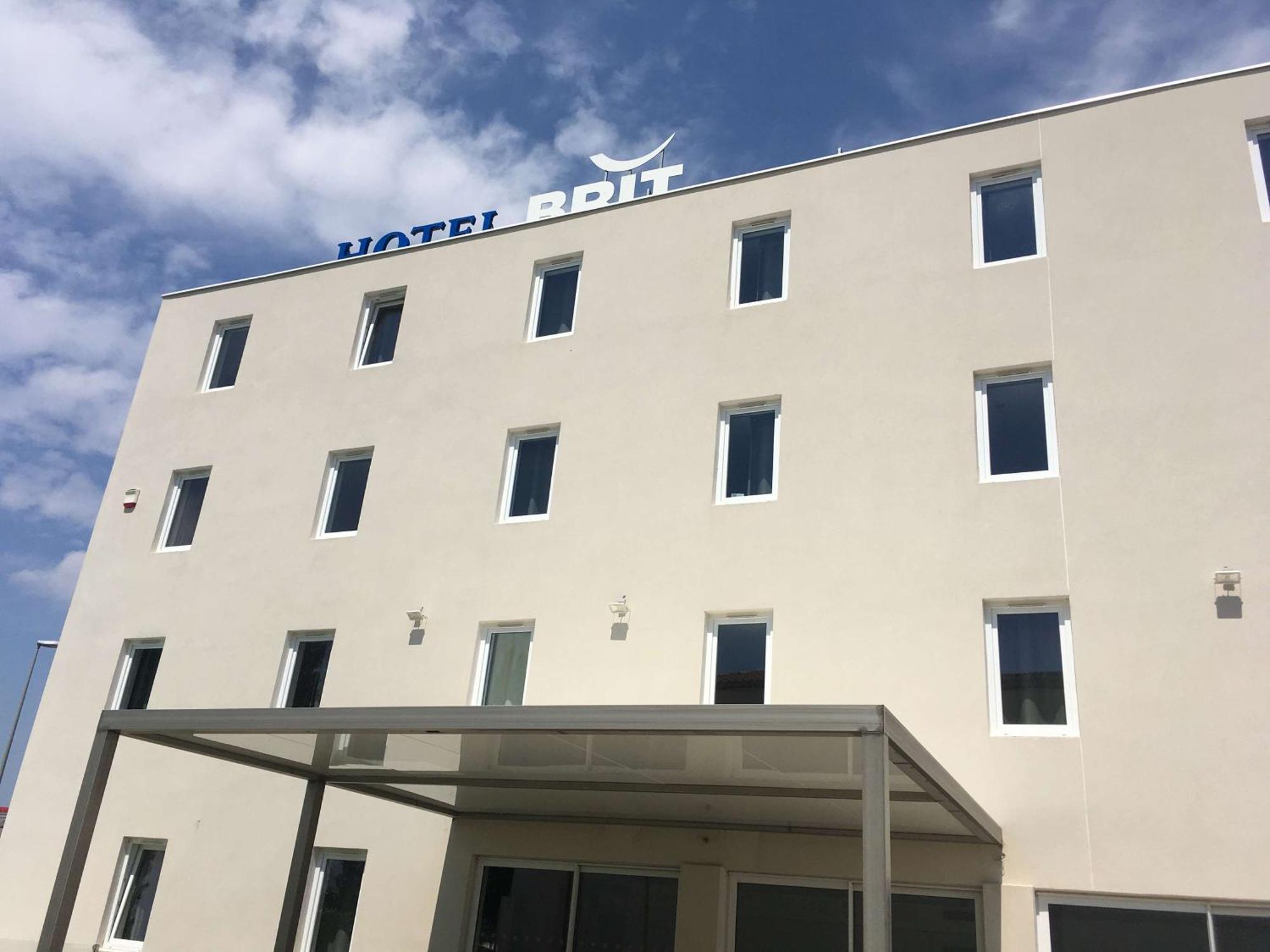 Brit Hotel Martigues Nord Екстериор снимка