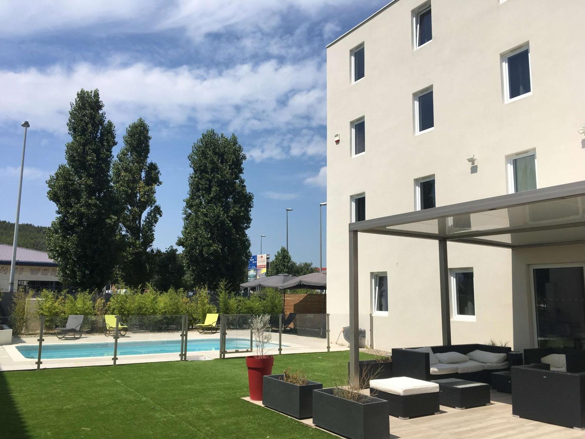 Brit Hotel Martigues Nord Екстериор снимка