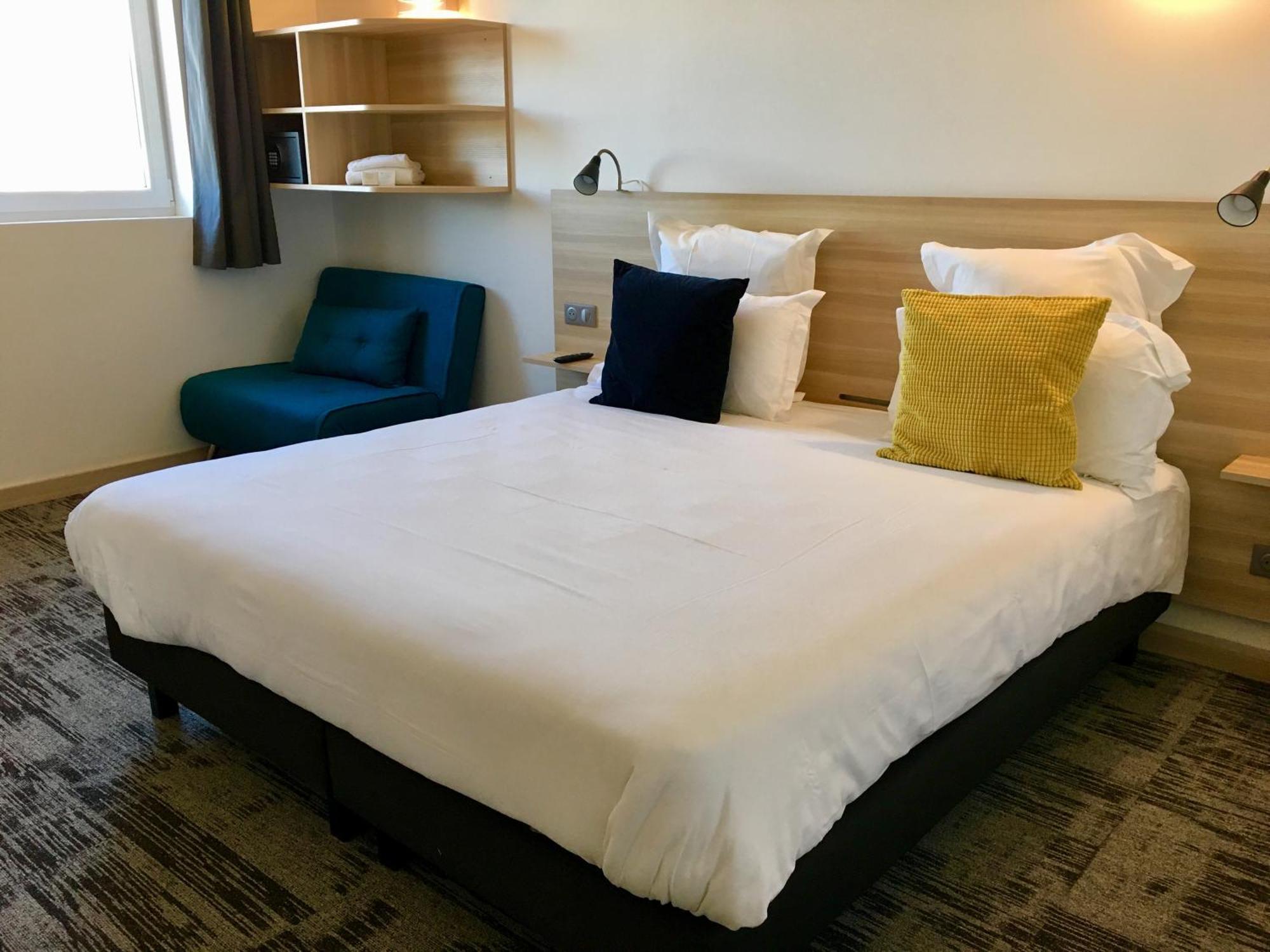 Brit Hotel Martigues Nord Екстериор снимка