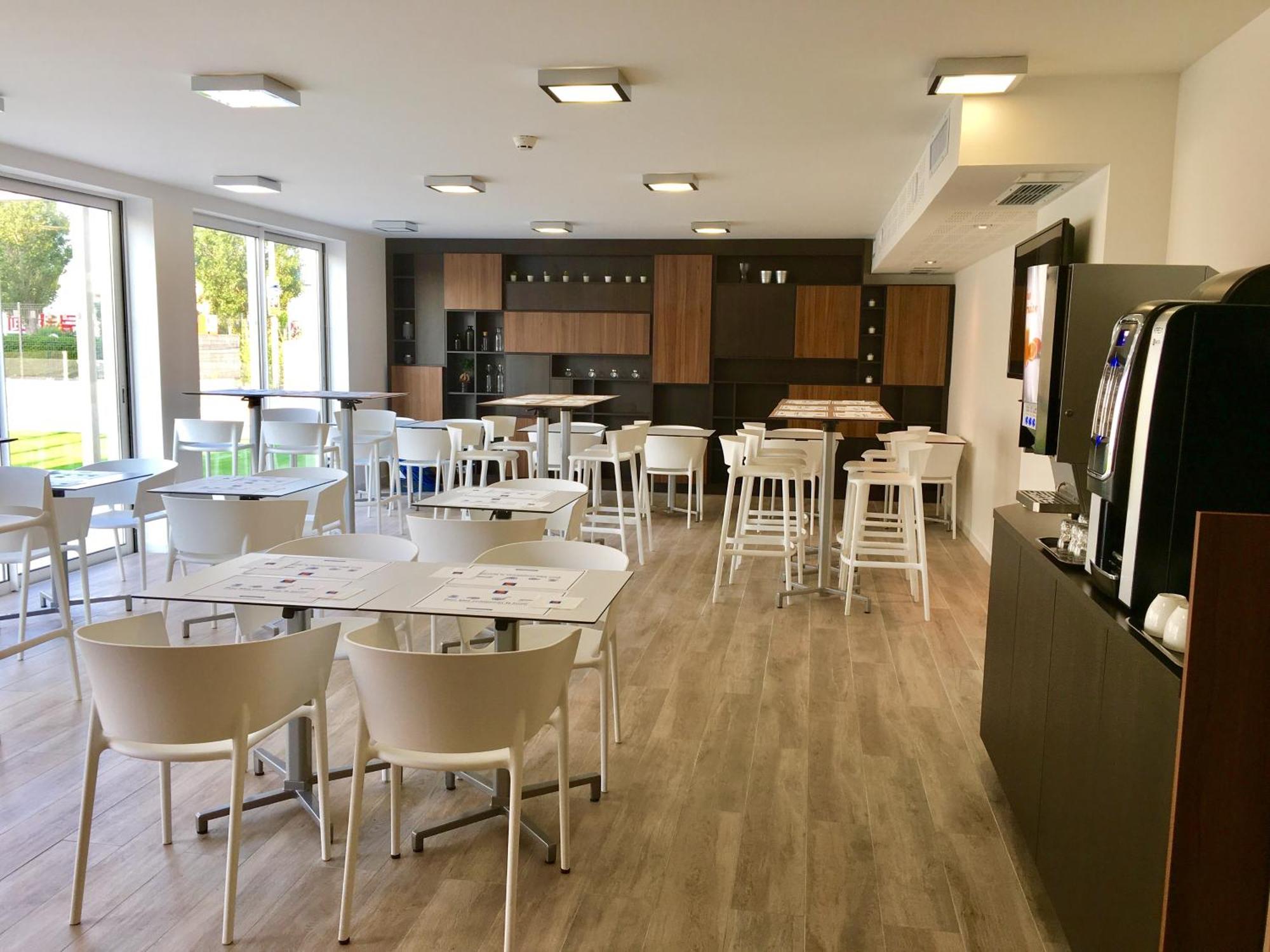Brit Hotel Martigues Nord Екстериор снимка