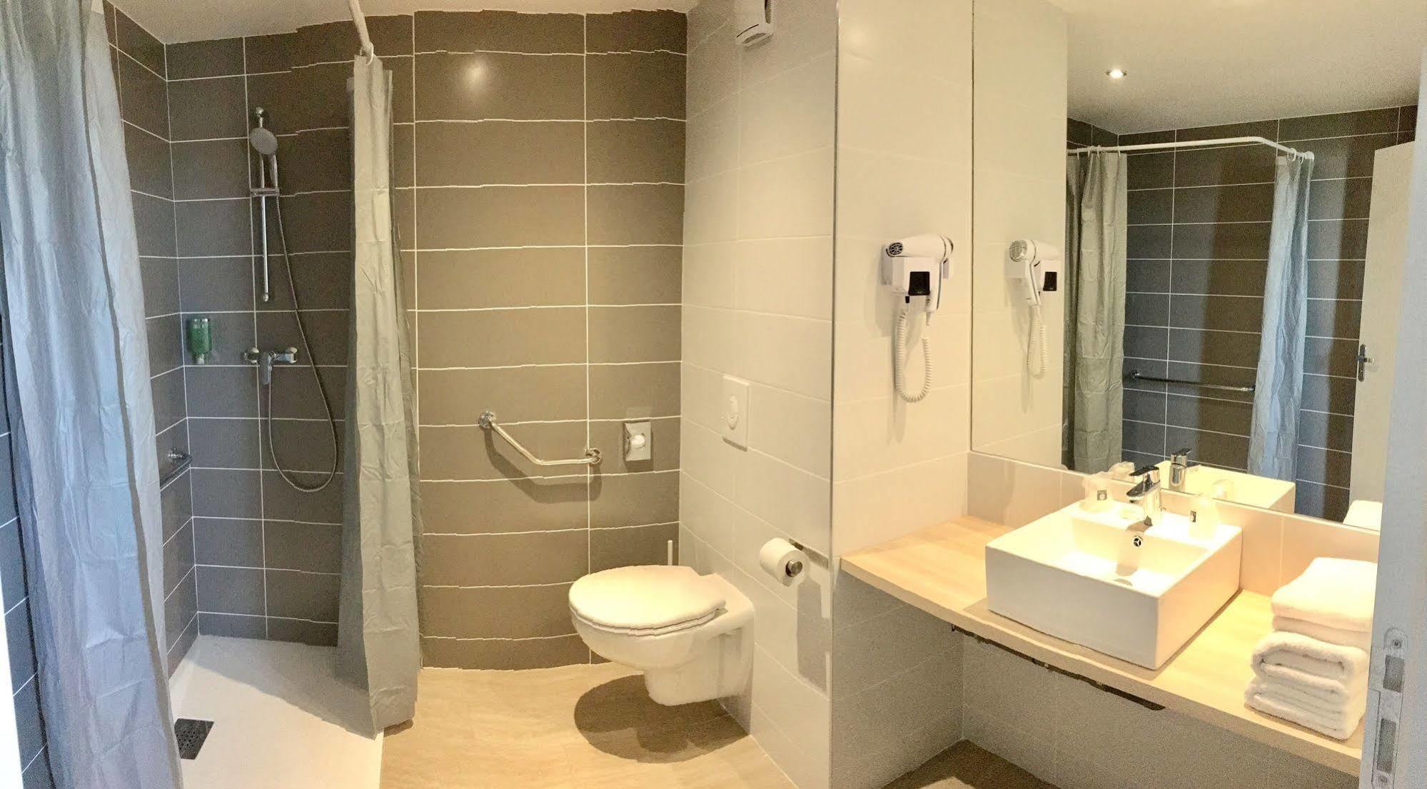 Brit Hotel Martigues Nord Екстериор снимка