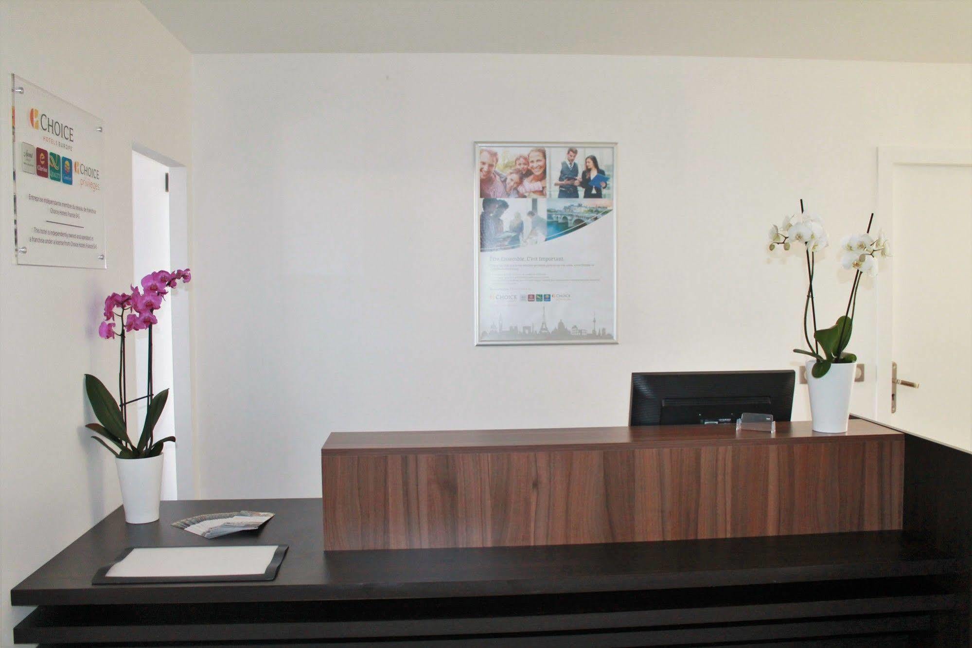Brit Hotel Martigues Nord Екстериор снимка