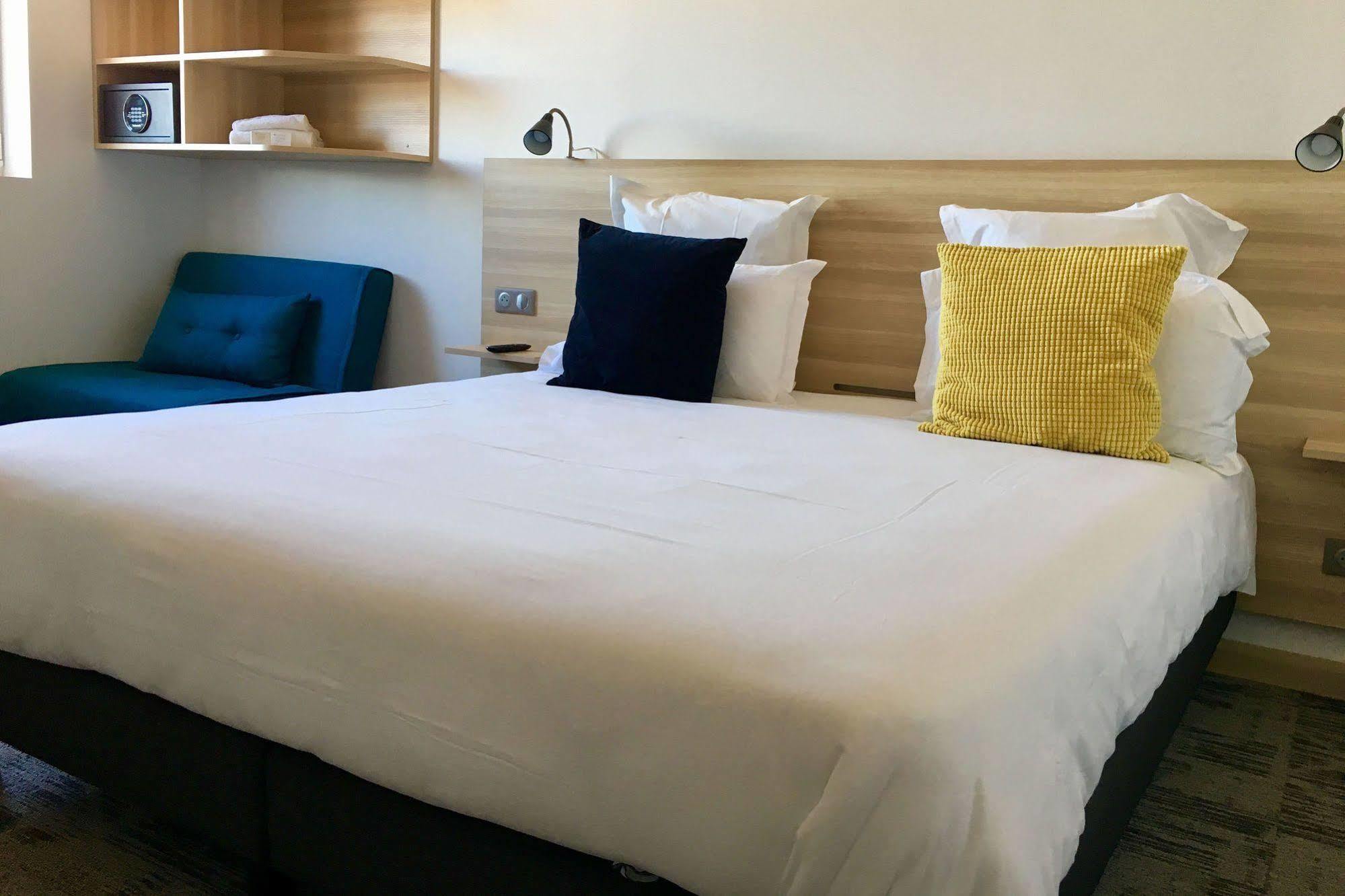Brit Hotel Martigues Nord Екстериор снимка